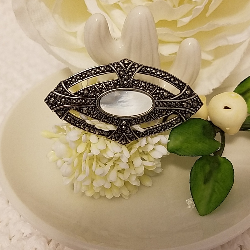 Mother of Pearl Brooch